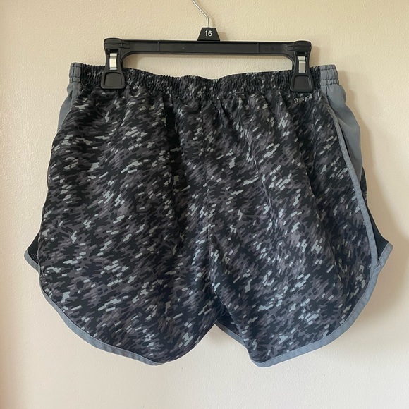 Nike Dri-Fit Running Shorts - Picture 5 of 10